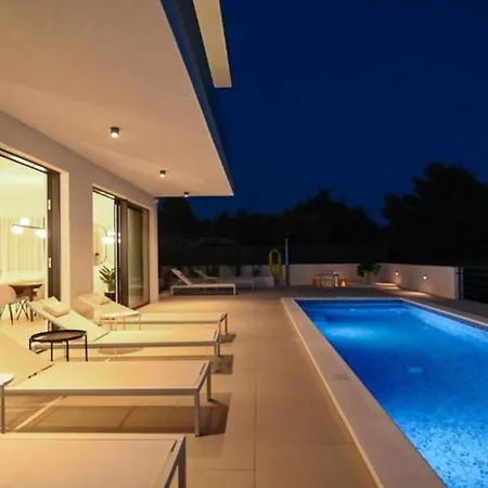 Olive Villa Okrug Gornji